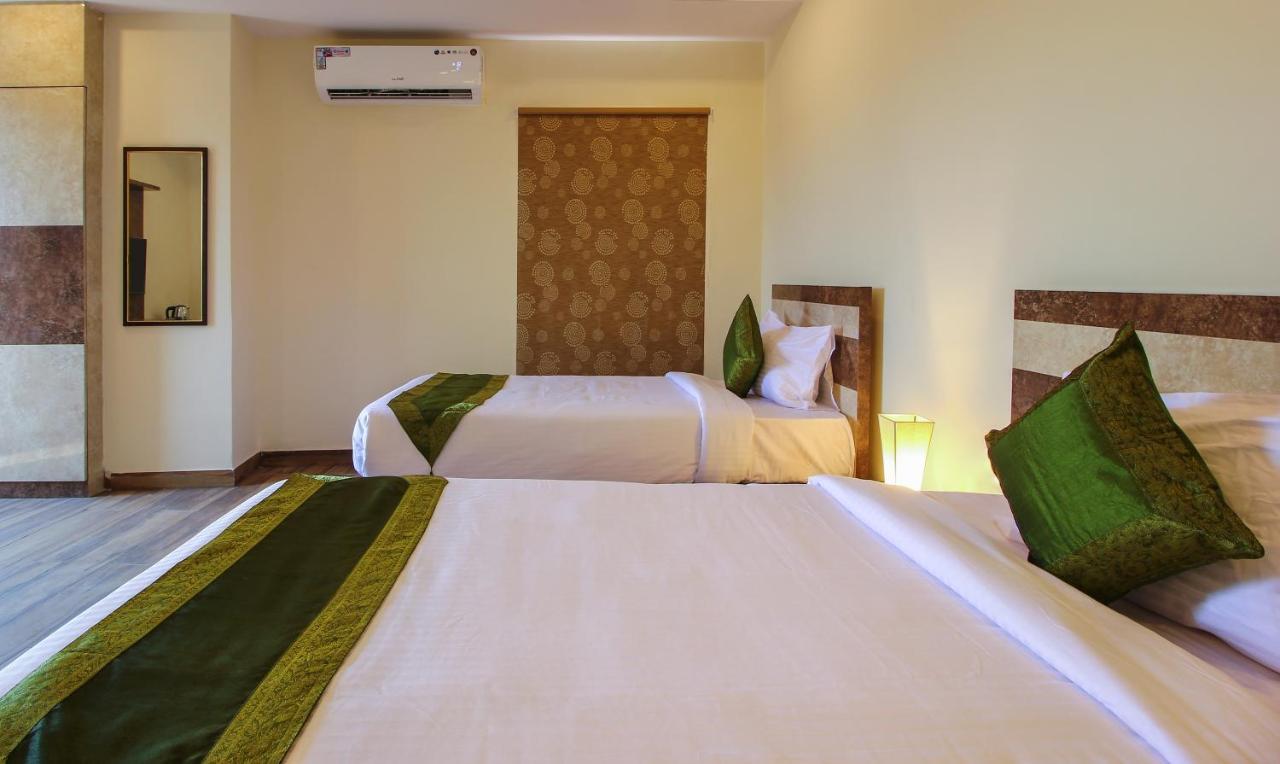 Treebo Address Inn, Banjara Hills Hyderabad Eksteriør bilde